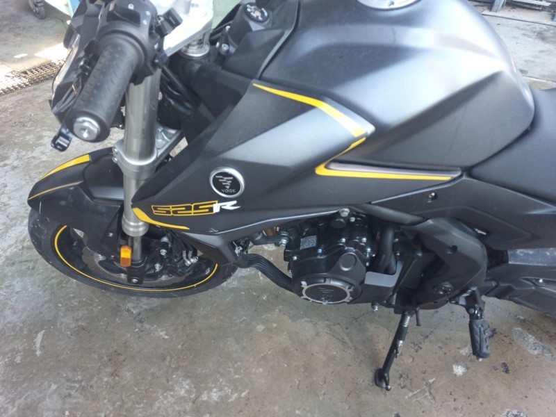 Recambio de carenado delantero izquierdo para voge 525r referencia OEM IAM   