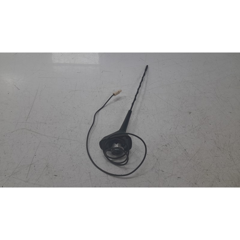 Recambio de base de antena para renault megane iv hatchback (b9a/m/n_) 1.3 tce 140 (b9nb) referencia OEM IAM 282173731R  