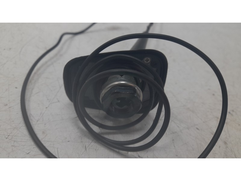 Recambio de base de antena para renault megane iv hatchback (b9a/m/n_) 1.3 tce 140 (b9nb) referencia OEM IAM 282173731R  