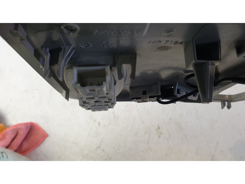 Recambio de luz interior para renault megane iv hatchback (b9a/m/n_) 1.3 tce 140 (b9nb) referencia OEM IAM 999806373R  