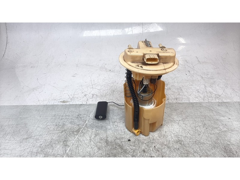 Recambio de bomba combustible para renault captur limited referencia OEM IAM 172021275R  