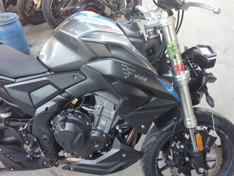 Recambio de carenado delantero derecho para voge r 500 r (hr71) referencia OEM IAM   