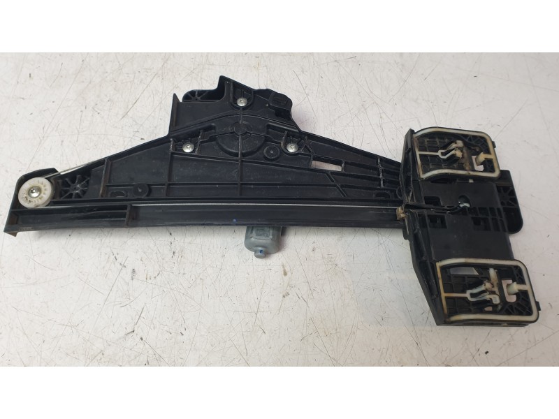 Recambio de elevalunas trasero izquierdo para ds ds 3 / ds 3 crossback (ur_, uc_, uj_) 1.5 bluehdi 100 referencia OEM IAM 982821