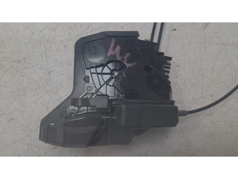 Recambio de cerradura puerta trasera derecha para toyota c-hr hybrid active referencia OEM IAM 69050F4130  