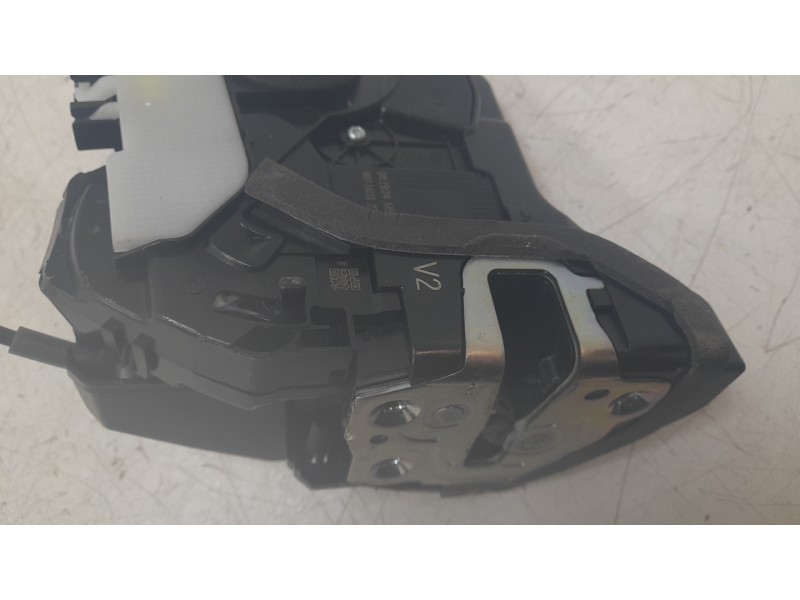 Recambio de cerradura puerta trasera derecha para toyota c-hr hybrid active referencia OEM IAM 69050F4130  