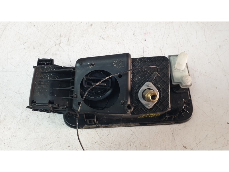 Recambio de tapa exterior combustible para dacia duster iii eco-g 100 essential referencia OEM IAM 781206608R 271070 
