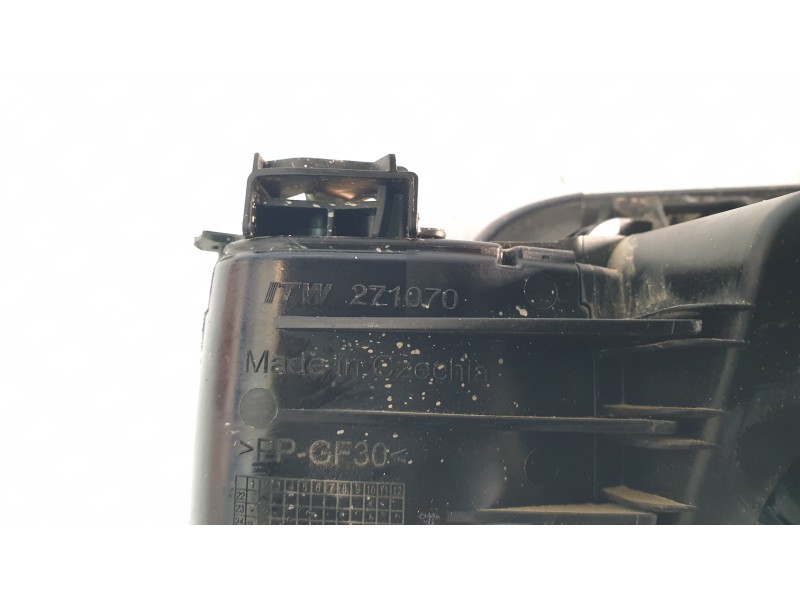 Recambio de tapa exterior combustible para dacia duster iii eco-g 100 essential referencia OEM IAM 781206608R 271070 