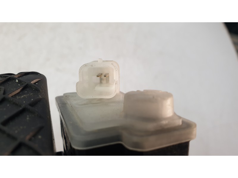 Recambio de tapa exterior combustible para dacia duster iii eco-g 100 essential referencia OEM IAM 781206608R 271070 
