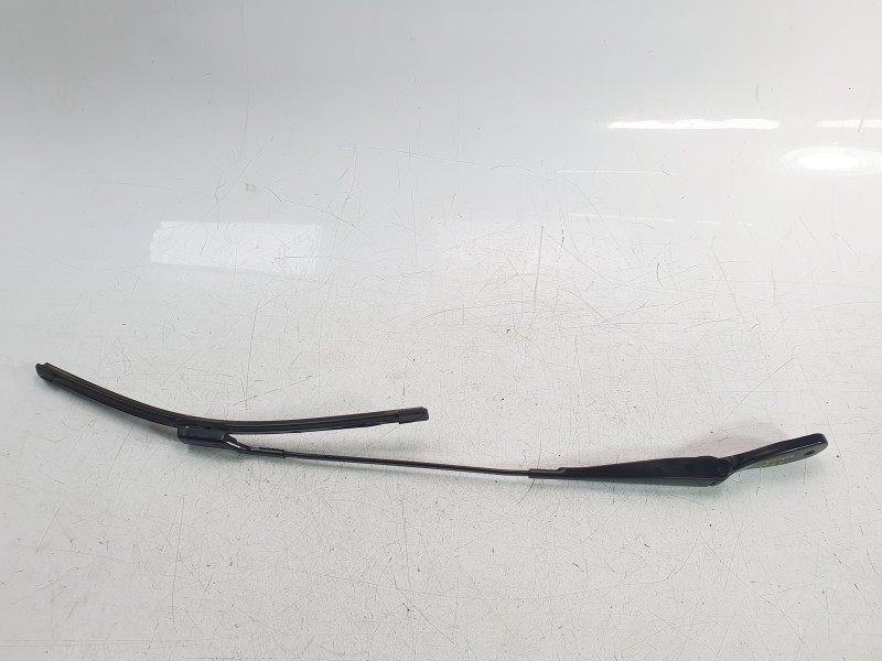 Recambio de brazo limpia delantero derecho para dacia duster iii eco-g 100 essential referencia OEM IAM 288868092R  