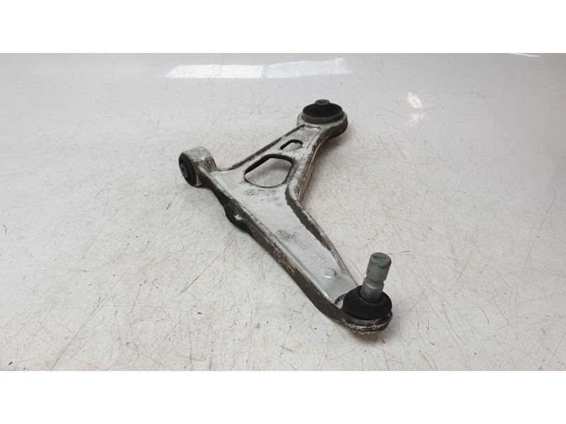 Recambio de brazo suspension superior delantero izquierdo para nissan qashqai iii (j12) 1.3 dig-t referencia OEM IAM 545016UA0A 