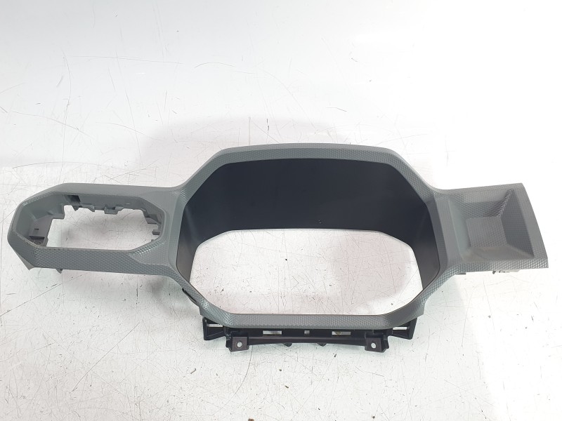 Recambio de moldura para dacia duster iii eco-g 100 essential referencia OEM IAM 681356604R  