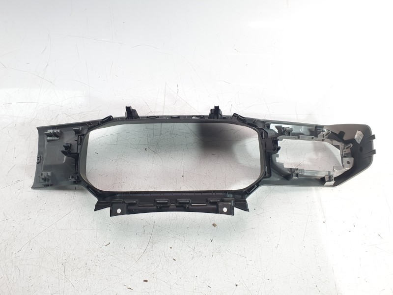 Recambio de moldura para dacia duster iii eco-g 100 essential referencia OEM IAM 681356604R  