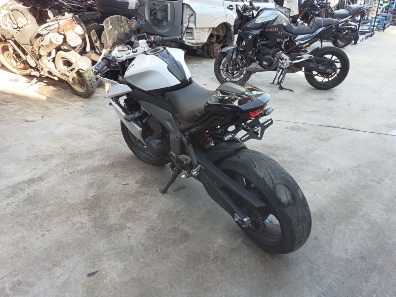 triumph daytona del año 2024