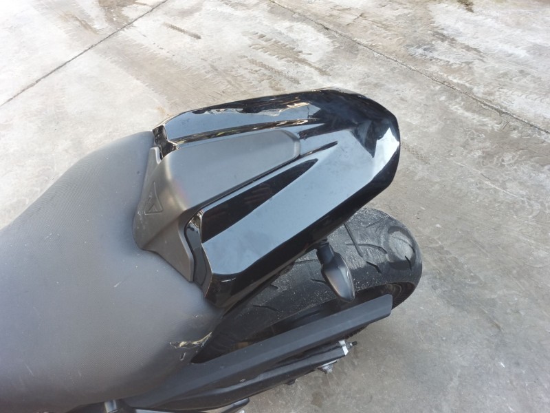 Recambio de colin trasero para triumph daytona 660 referencia OEM IAM   