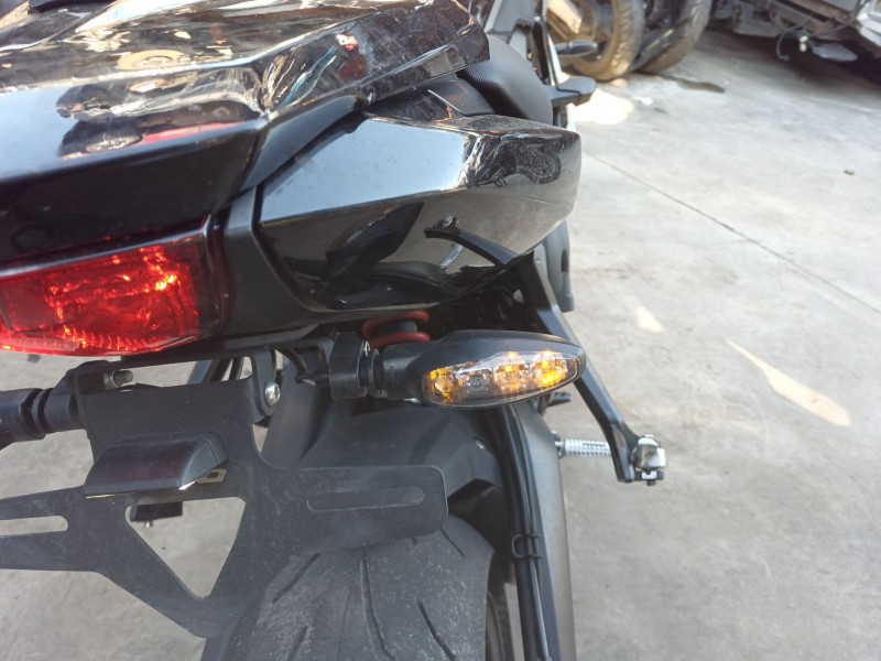 Recambio de piloto trasero derecho para triumph daytona 660 referencia OEM IAM   