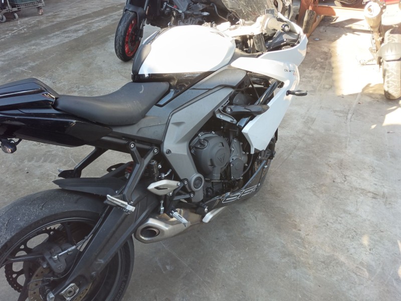 Recambio de deposito expansion para triumph daytona 660 referencia OEM IAM   