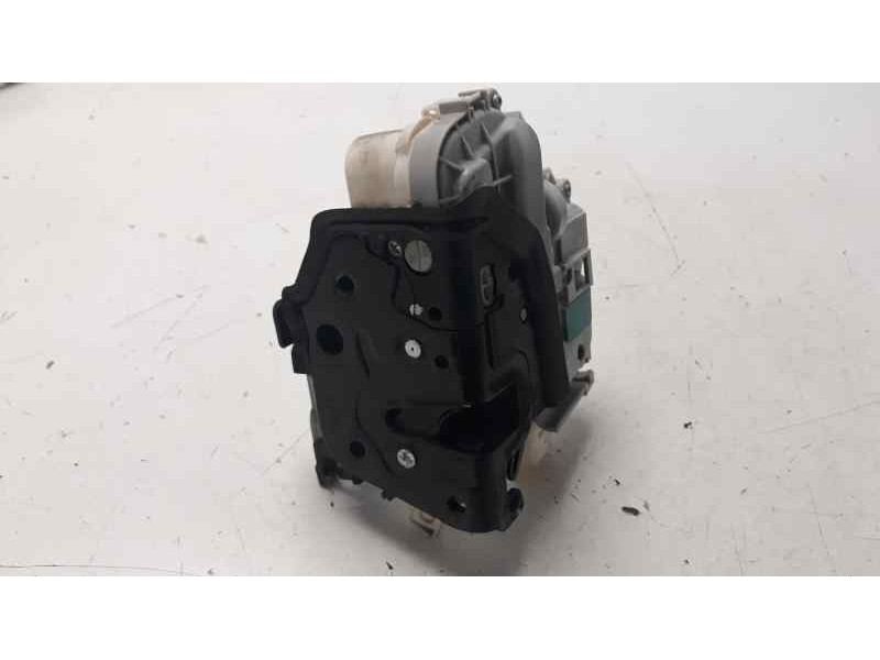 Recambio de cerradura puerta delantera izquierda para audi a1 sportback (8xf) adrenalin referencia OEM IAM 8X183720215C  