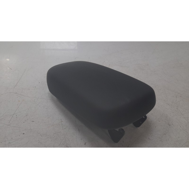 Recambio de apoyabrazos central para hyundai kona (os, ose, osi) 1.6 gdi hybrid referencia OEM IAM 84660J9000TRY  