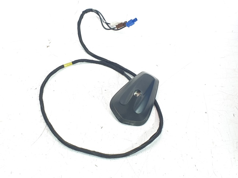 Recambio de antena para dacia duster iii eco-g 100 essential referencia OEM IAM 282162735R  