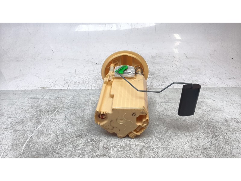 Recambio de bomba combustible para renault captur limited referencia OEM IAM 172021275R  