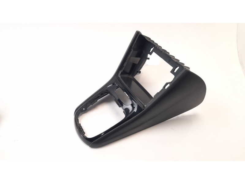 Recambio de moldura para opel astra k lim. 5türig 1.6 cdti dpf referencia OEM IAM 3905500  