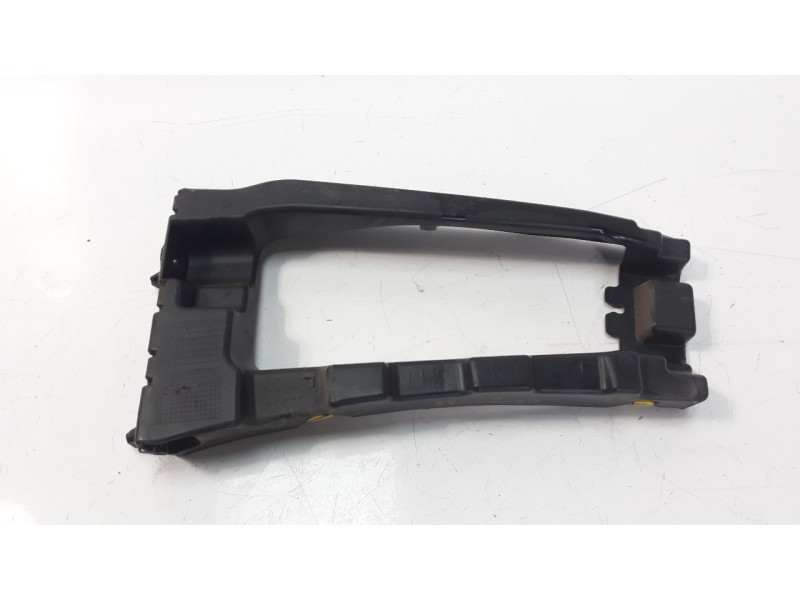 Recambio de moldura para peugeot partner kombi 1.6 referencia OEM IAM 9816808780  