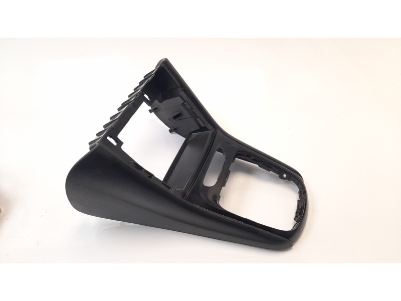 Recambio de moldura para opel astra k lim. 5türig 1.6 cdti dpf referencia OEM IAM 3905500  