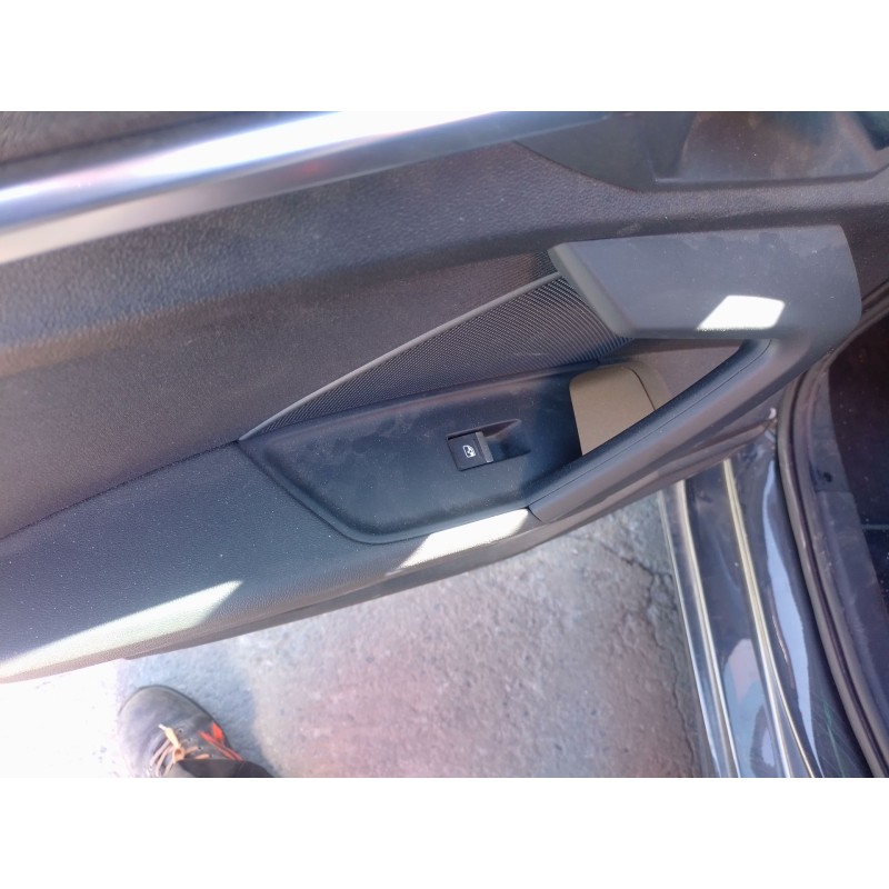 Recambio de mando elevalunas trasero izquierdo para audi a3 sportback (8ya, 8yf) 30 tdi referencia OEM IAM   