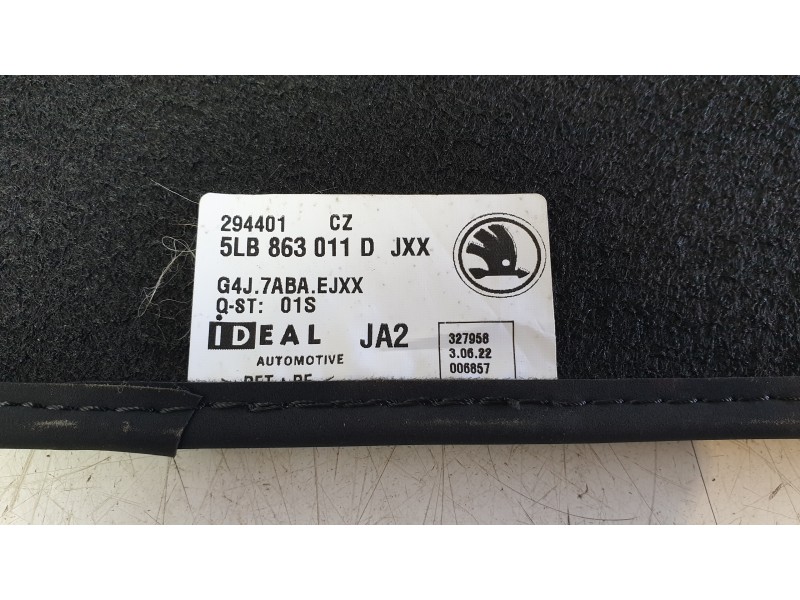 Recambio de juego alfombrillas para skoda enyaq iv suv (5az) 80x 4x4 referencia OEM IAM 5LB863011D  