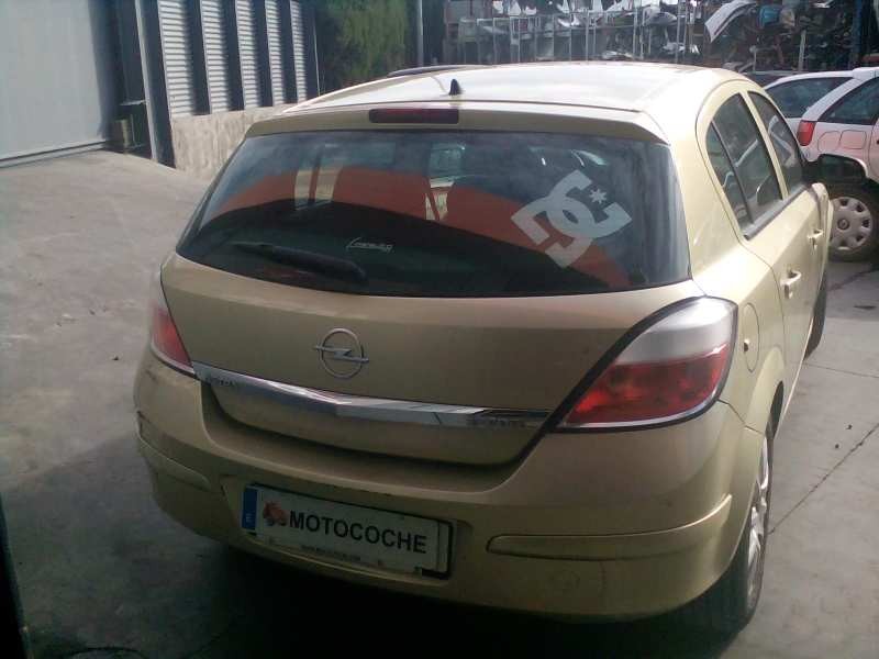opel astra h berlina del año 2004