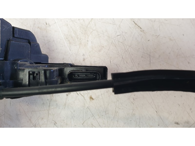 Recambio de cerradura puerta delantera derecha para opel astra l (ov5) 1.2 (fphnsl, fphnsr) referencia OEM IAM 9835556980  