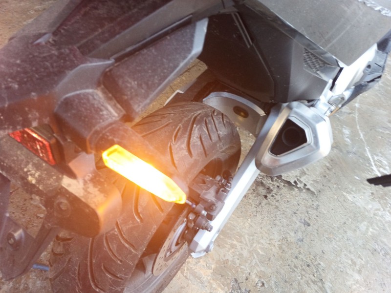 Recambio de piloto trasero derecho para honda forza forza 750 (rh11) referencia OEM IAM   