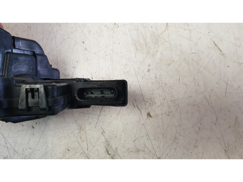 Recambio de cerradura puerta trasera derecha para opel astra l (ov5) 1.2 (fphnsl, fphnsr) referencia OEM IAM 9835418280  