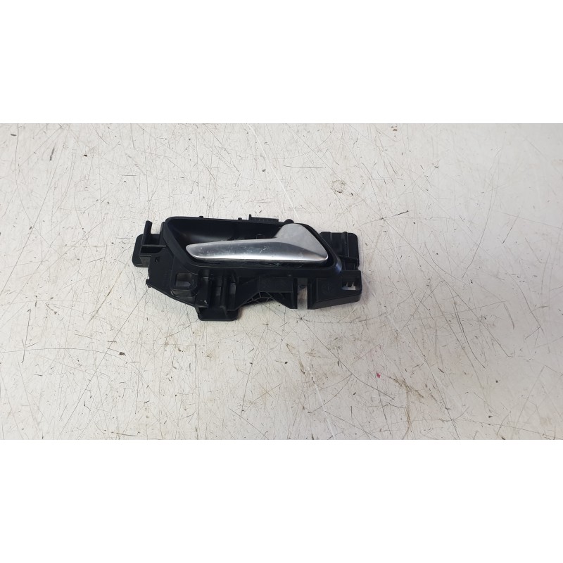 Recambio de maneta interior trasera derecha para opel astra l (ov5) 1.2 (fphnsl, fphnsr) referencia OEM IAM 9817544677  