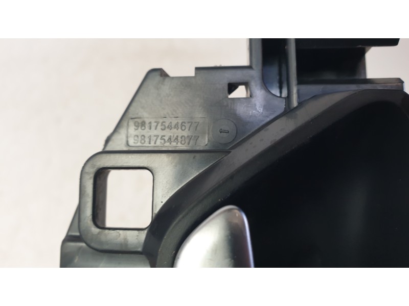 Recambio de maneta interior trasera derecha para opel astra l (ov5) 1.2 (fphnsl, fphnsr) referencia OEM IAM 9817544677  