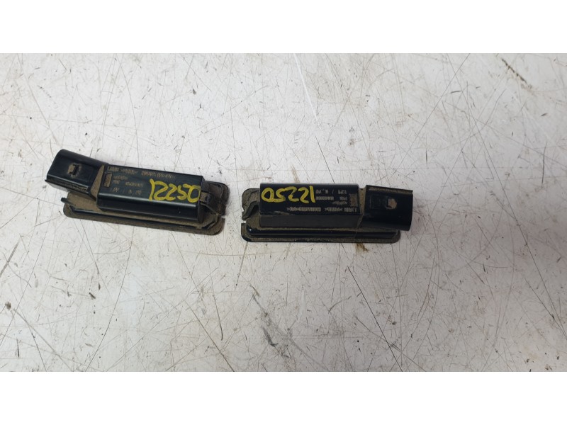 Recambio de piloto matricula para seat leon (5f1) 1.5 tsi referencia OEM IAM 1K8943021D  VG4004360/17854609/ELPVW002/2400705