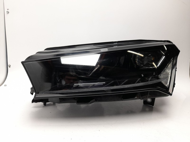 Recambio de faro izquierdo para skoda enyaq iv suv (5az) 80x 4x4 referencia OEM IAM   