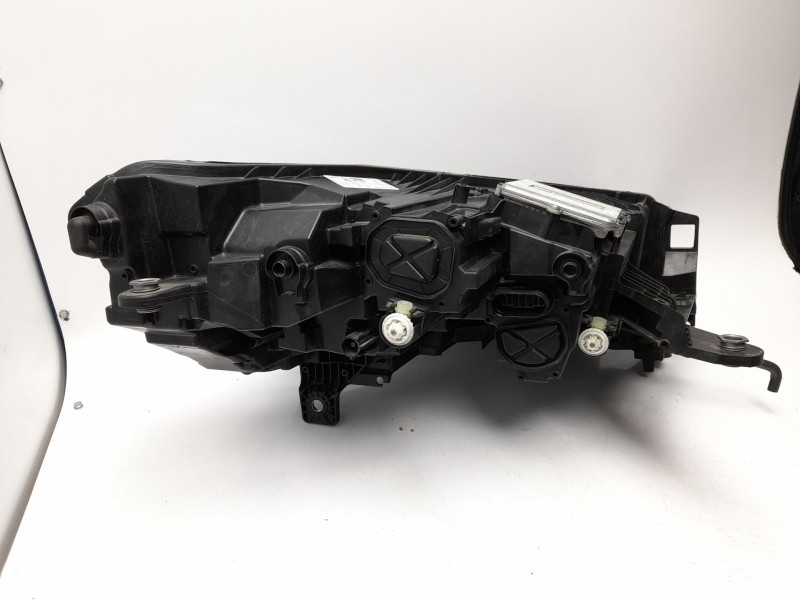Recambio de faro izquierdo para skoda enyaq iv suv (5az) 80x 4x4 referencia OEM IAM   