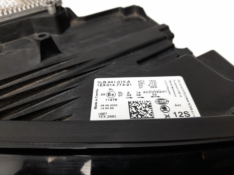 Recambio de faro izquierdo para skoda enyaq iv suv (5az) 80x 4x4 referencia OEM IAM   
