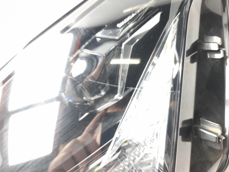 Recambio de faro izquierdo para skoda enyaq iv suv (5az) 80x 4x4 referencia OEM IAM   