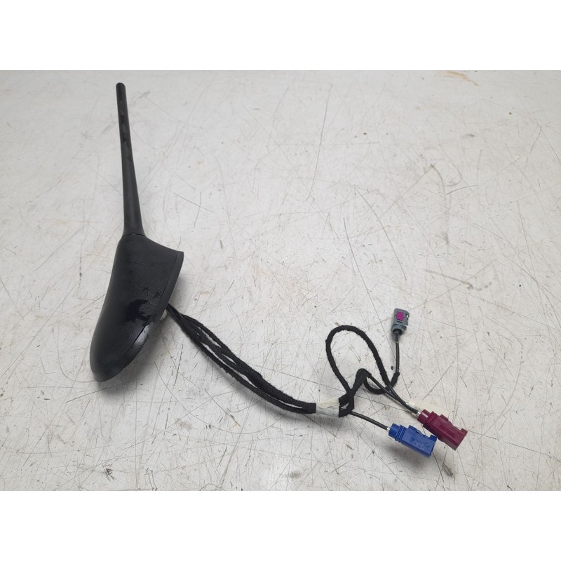 Recambio de antena para citroën jumper furgon 3.5 l3 h2 bluehdi 14 s&s 6v referencia OEM IAM 521781110  