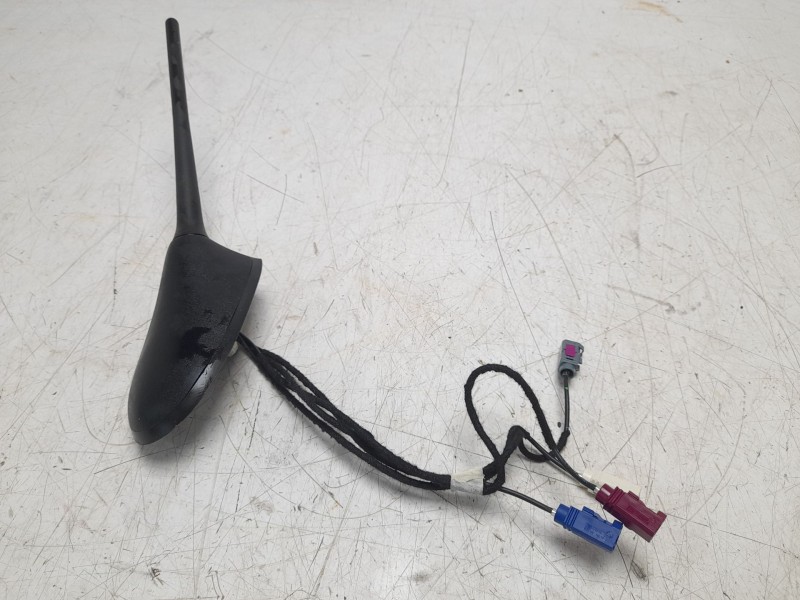 Recambio de antena para citroën jumper furgon 3.5 l3 h2 bluehdi 14 s&s 6v referencia OEM IAM 521781110  