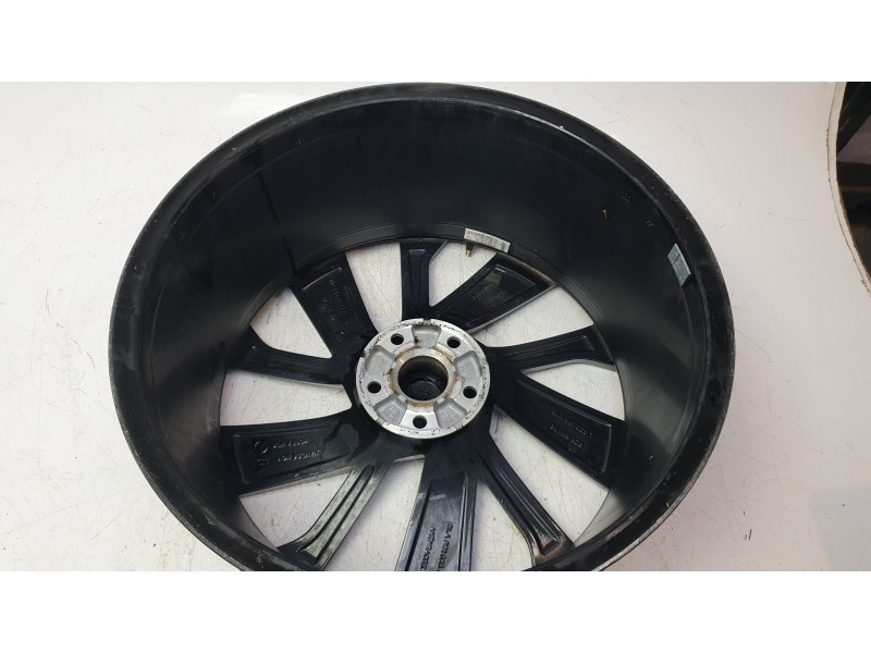 Recambio de llanta para skoda enyaq iv suv (5az) 80x 4x4 referencia OEM IAM 5LA601025T  