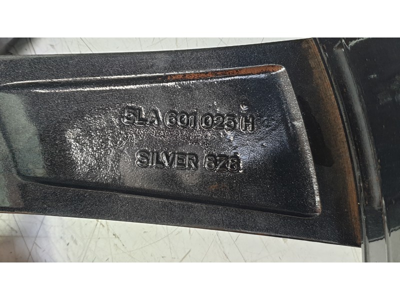 Recambio de llanta para skoda enyaq iv suv (5az) 80x 4x4 referencia OEM IAM 5LA601025H  