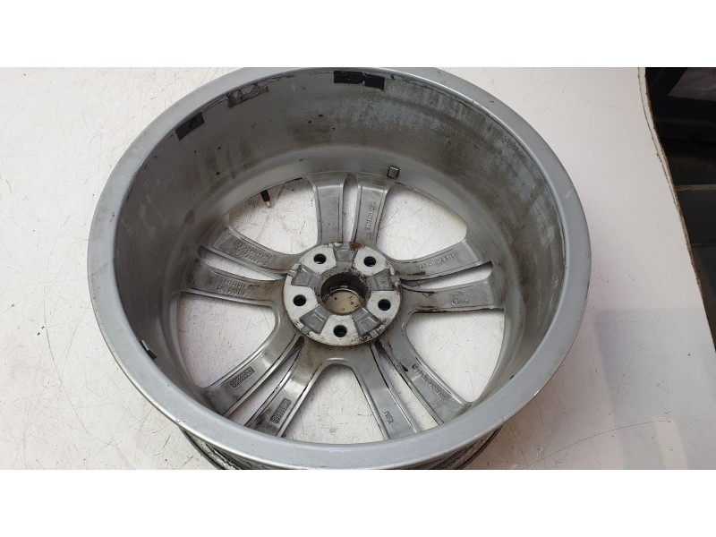 Recambio de llanta para audi a3 (8v1, 8vk) 1.6 tdi referencia OEM IAM 8V0601025CA  