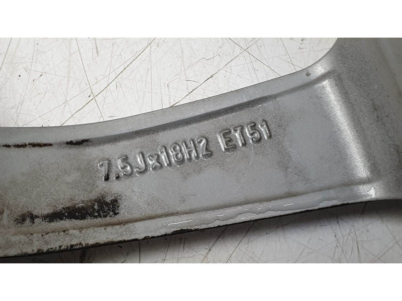 Recambio de llanta para audi a3 (8v1, 8vk) 1.6 tdi referencia OEM IAM 8V0601025CA  