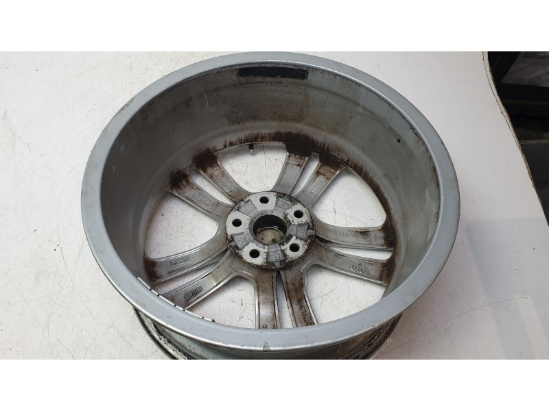 Recambio de llanta para audi a3 (8v1, 8vk) 1.6 tdi referencia OEM IAM 8V0601025CA  