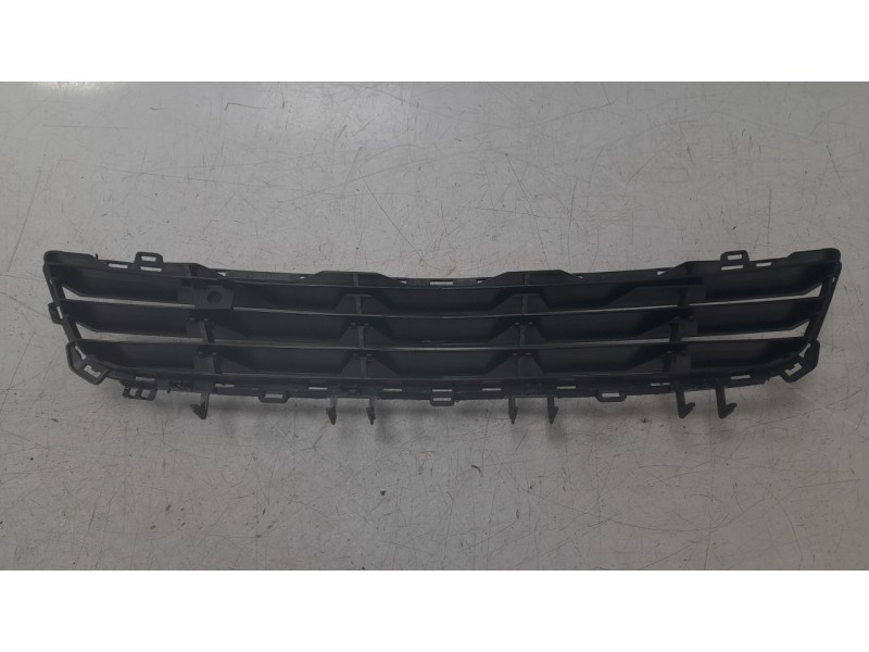 Recambio de rejilla paragolpes central para opel astra h berlina referencia OEM IAM 1400304 107163004 107163004/OP4102120/230111