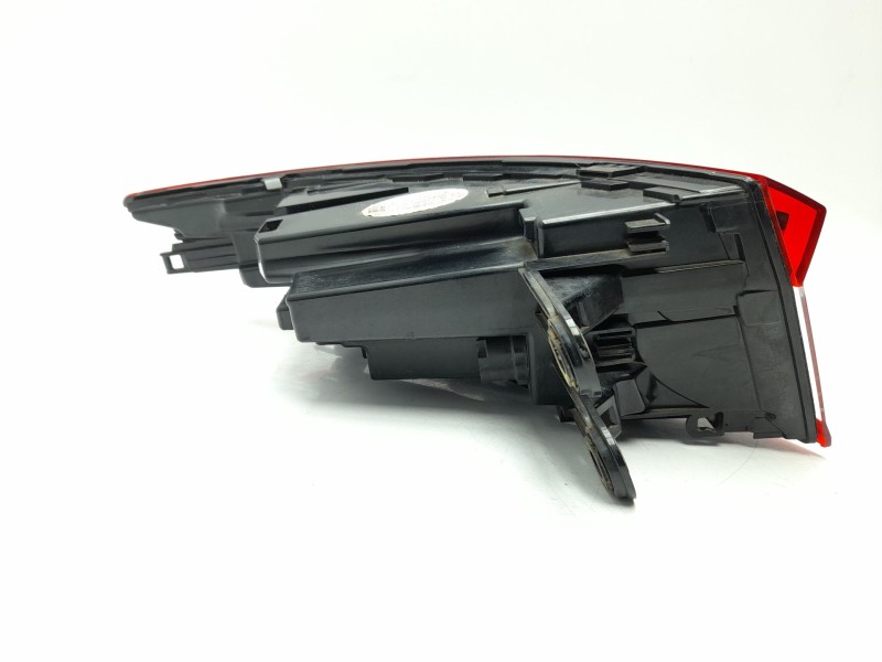 Recambio de piloto trasero derecho para skoda enyaq iv suv (5az) 80x 4x4 referencia OEM IAM 5LA945208A  