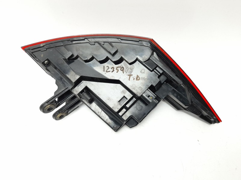 Recambio de piloto trasero derecho para skoda enyaq iv suv (5az) 80x 4x4 referencia OEM IAM 5LA945208A  